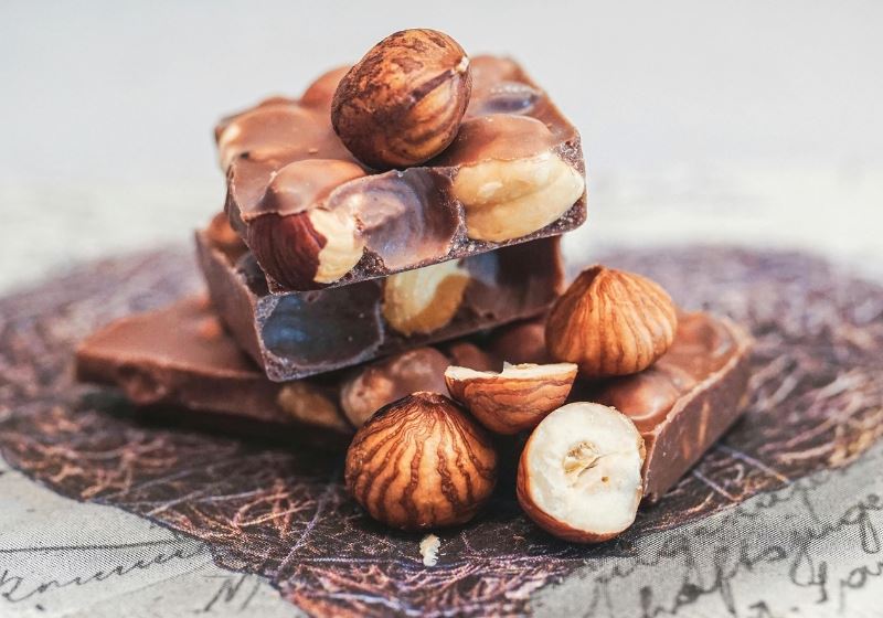Wine and Chocolate Pairing Guide: Expert Tips for Perfect Matches